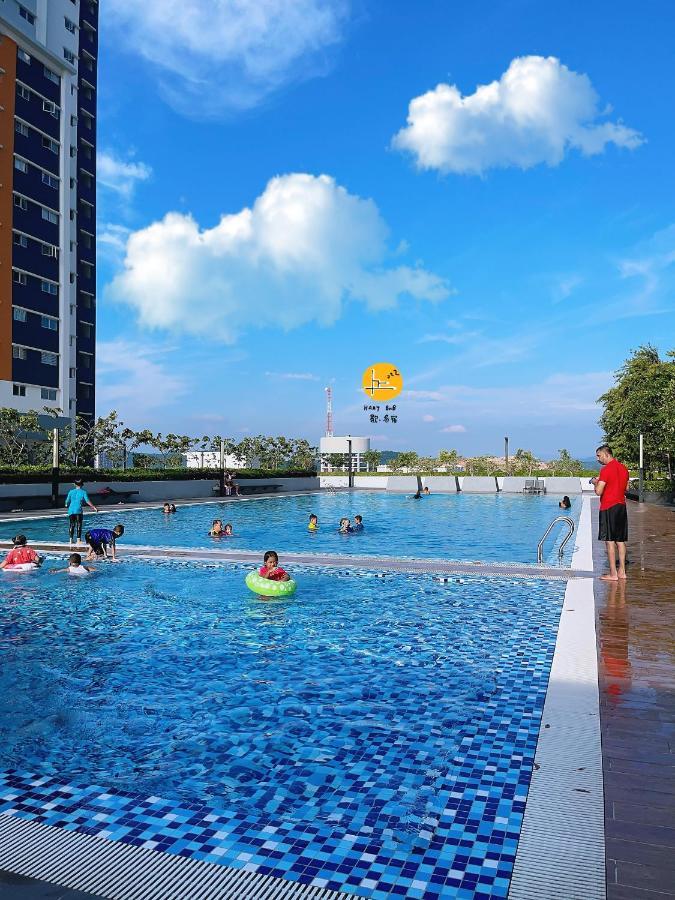 Apartment A Private With Bathroom,15 Minutes To Klia, Klia2, Sepang, Host By Locals, Private Host, Not A Kampong Bekoh